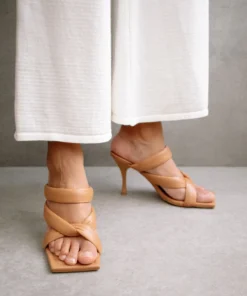 ALOHAS Amaretto Camel Shoes