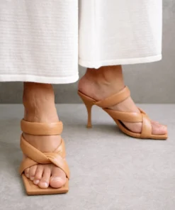 ALOHAS Amaretto Camel Shoes