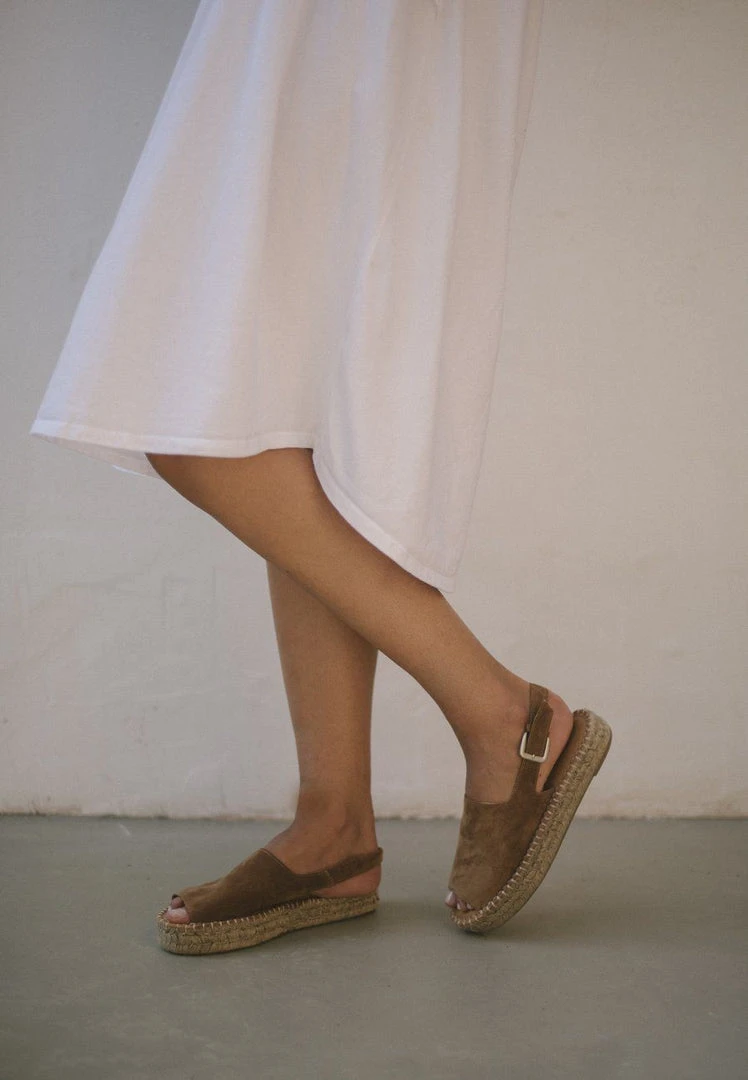 ALOHAS Shoes Back Strap Camel 1 ALOHAS Shoes Back Strap Camel