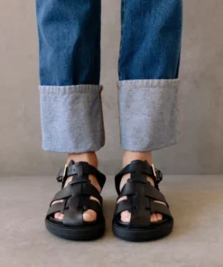 ALOHAS Backbone Black Clog Shoes