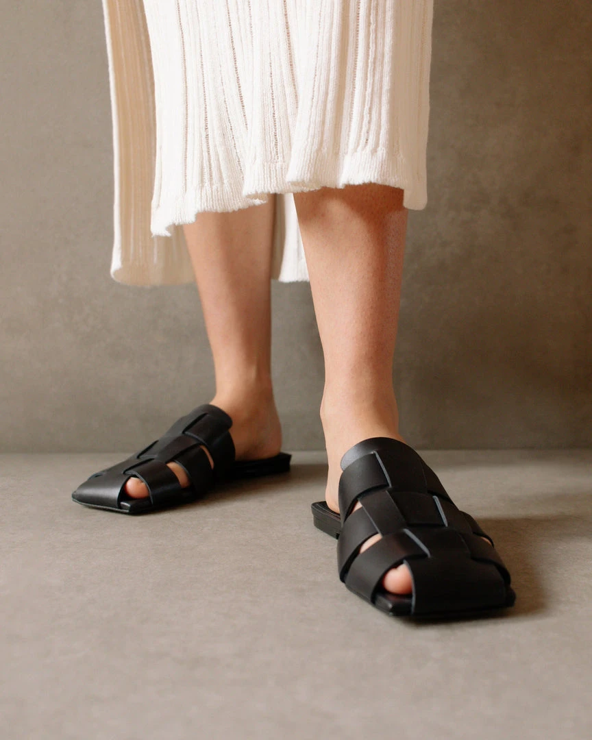 ALOHAS Barney Black Mules Shoes 6 ALOHAS Barney Black Mules Shoes