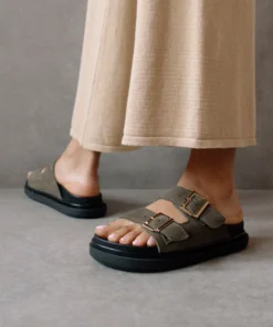 ALOHAS Buckle Strap Suede Khaki