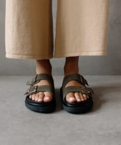 ALOHAS Buckle Strap Suede Khaki