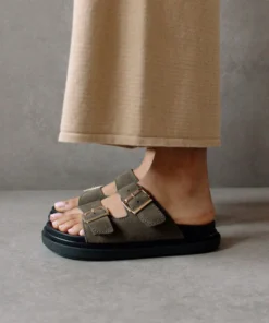 ALOHAS Buckle Strap Suede Khaki