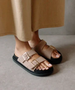 ALOHAS Buckle Strap Suede Taupe