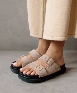 ALOHAS Buckle Strap Suede Taupe