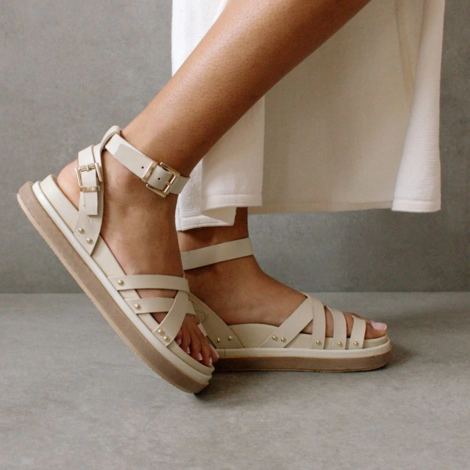 ALOHAS Buckle Up Ivory 3 ALOHAS Buckle Up Ivory