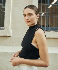 ALOHAS Charm Bra Knit Top Black Clothing