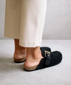 ALOHAS Cozy Black Suede