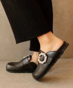 ALOHAS Cozy Crystal Black Shoes