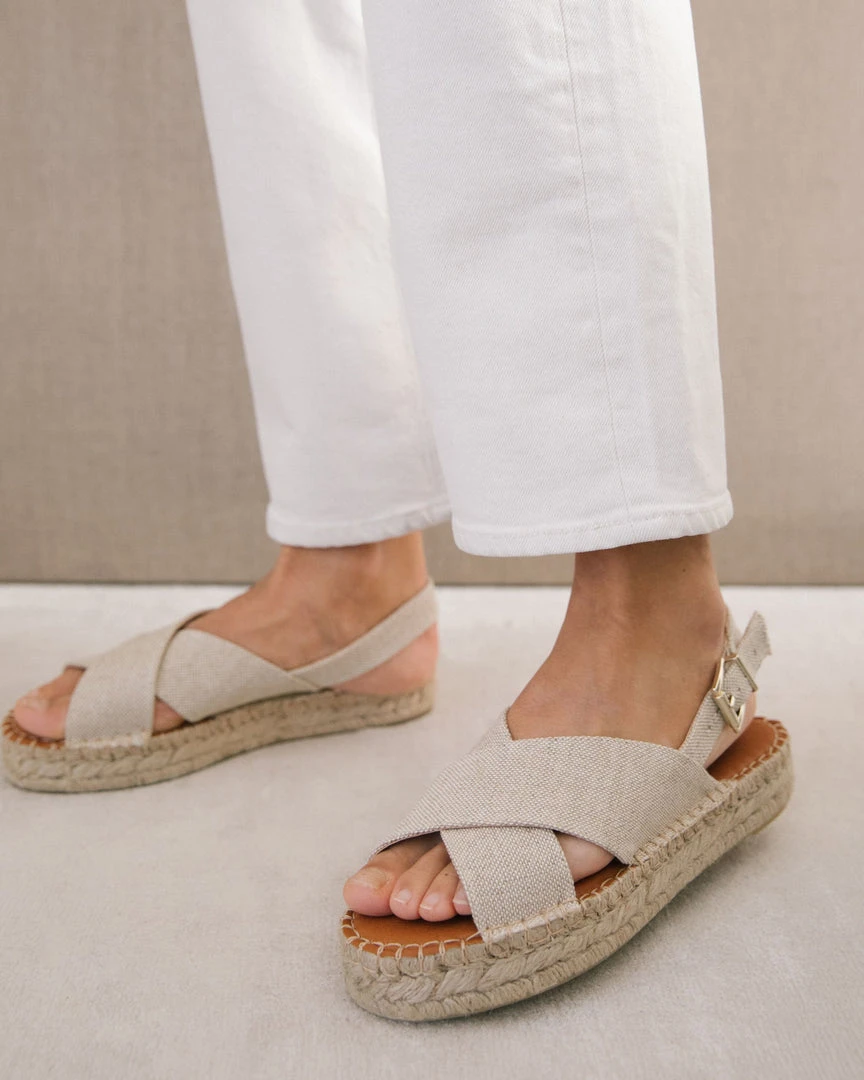 ALOHAS Crossed Platform Bicolor Shoes 1 ALOHAS Crossed Platform Bicolor Shoes