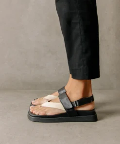 ALOHAS Decade Bicolor Black Ivory Shoes