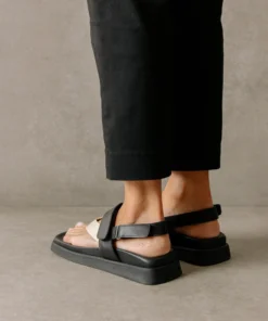 ALOHAS Decade Bicolor Black Ivory Shoes