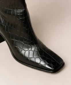 ALOHAS East Apple Alli Black Shoes