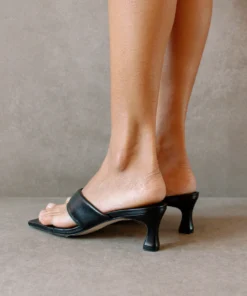 SVEGAN Jolla Black Sandals