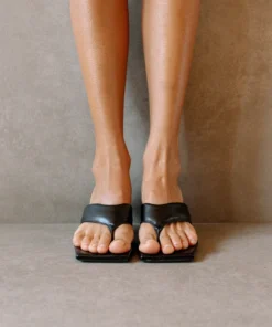 SVEGAN Jolla Black Sandals