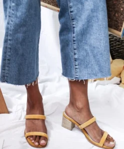 ALOHAS Laura Bold Mustard Shoes