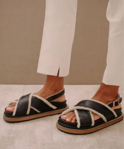 ALOHAS Marshmallow Black Leather