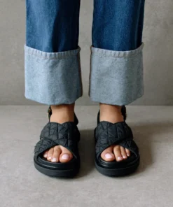 ALOHAS Shoes Marshmallow Quilted Black