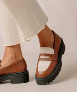 Svegan Mask Gingerbread Brown Warm White Shoes 12 Svegan Mask Gingerbread Brown Warm White Shoes