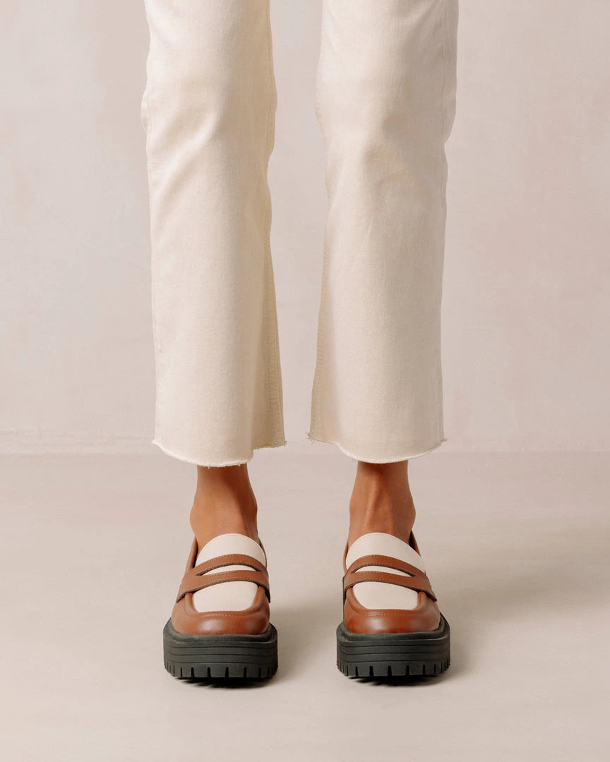 Svegan Mask Gingerbread Brown Warm White Shoes 4 Svegan Mask Gingerbread Brown Warm White Shoes