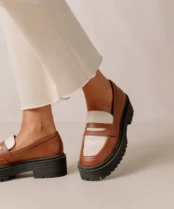 Svegan Mask Gingerbread Brown Warm White Shoes