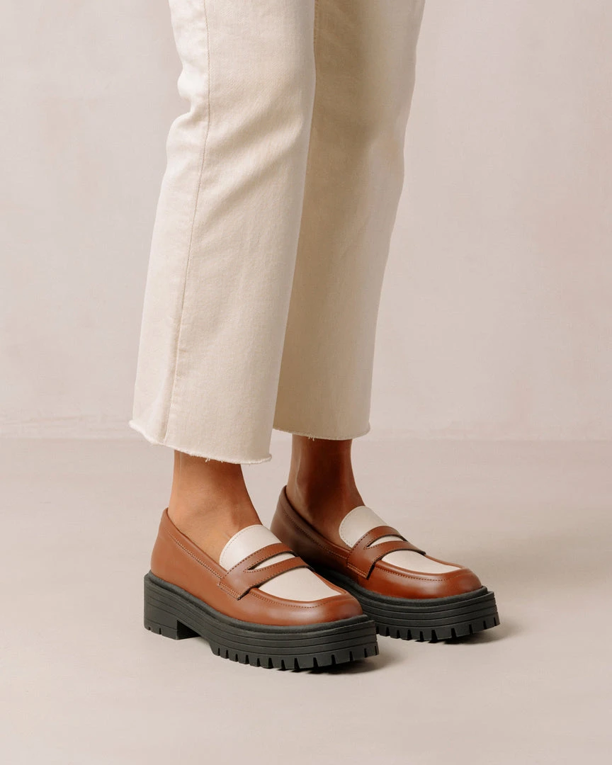 Svegan Mask Gingerbread Brown Warm White Shoes 8 Svegan Mask Gingerbread Brown Warm White Shoes