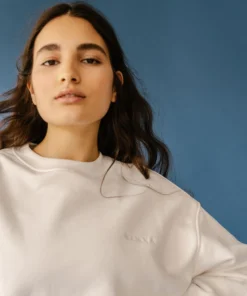 TheManola Clothing Menina Crop Sweatshirt Coconut 10 TheManola Clothing Menina Crop Sweatshirt Coconut