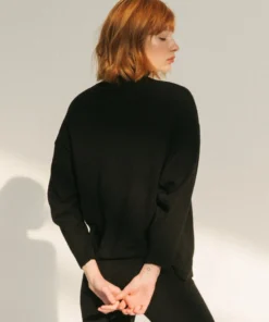 ALOHAS Clothing Passenger Top Black