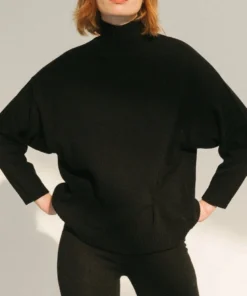 ALOHAS Clothing Passenger Top Black