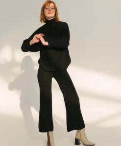 ALOHAS Clothing Passenger Top Black