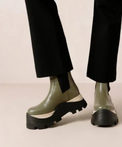 ALOHAS Phoenix Chess Dusty Olive