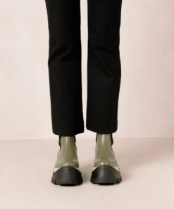 ALOHAS Phoenix Chess Dusty Olive