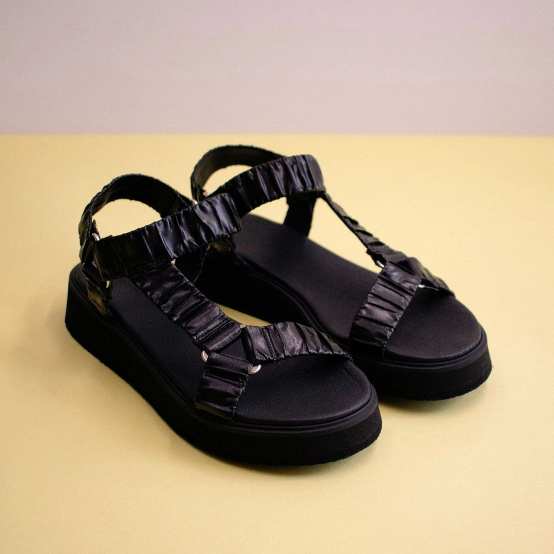 Svegan Pleated Black Shoes 3 Svegan Pleated Black Shoes