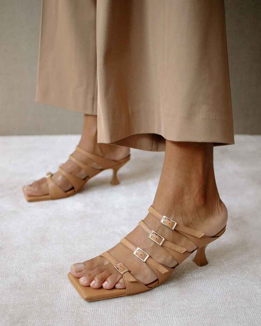 ALOHAS Shoes Prickly Camel 6 ALOHAS Shoes Prickly Camel