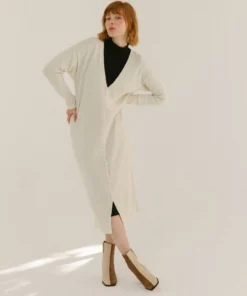 ALOHAS Clothing Pursuit Cardigan Ivory