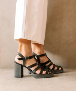 SVEGAN Rollers Black Sandals