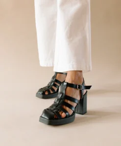 SVEGAN Rollers Black Sandals