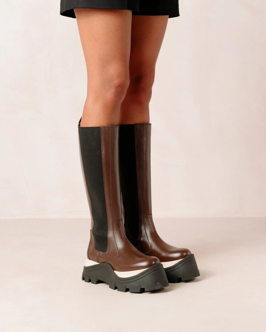 ALOHAS Roxie Chess Coffee Brown 8 ALOHAS Roxie Chess Coffee Brown