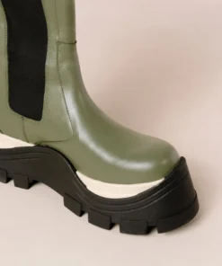 ALOHAS Roxie Chess Dusty Olive