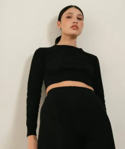 ALOHAS Roy Black Clothing