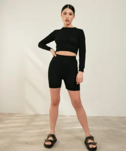 ALOHAS Roy Black Clothing