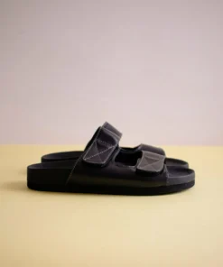 Svegan Scratchs Black Shoes