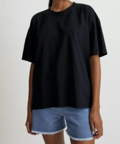 ALOHAS Slack Top Black Clothing