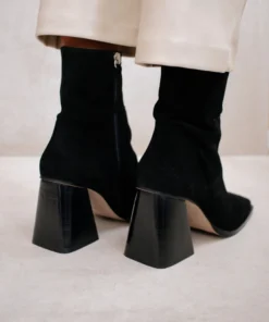 ALOHAS South Black Suede Shoes