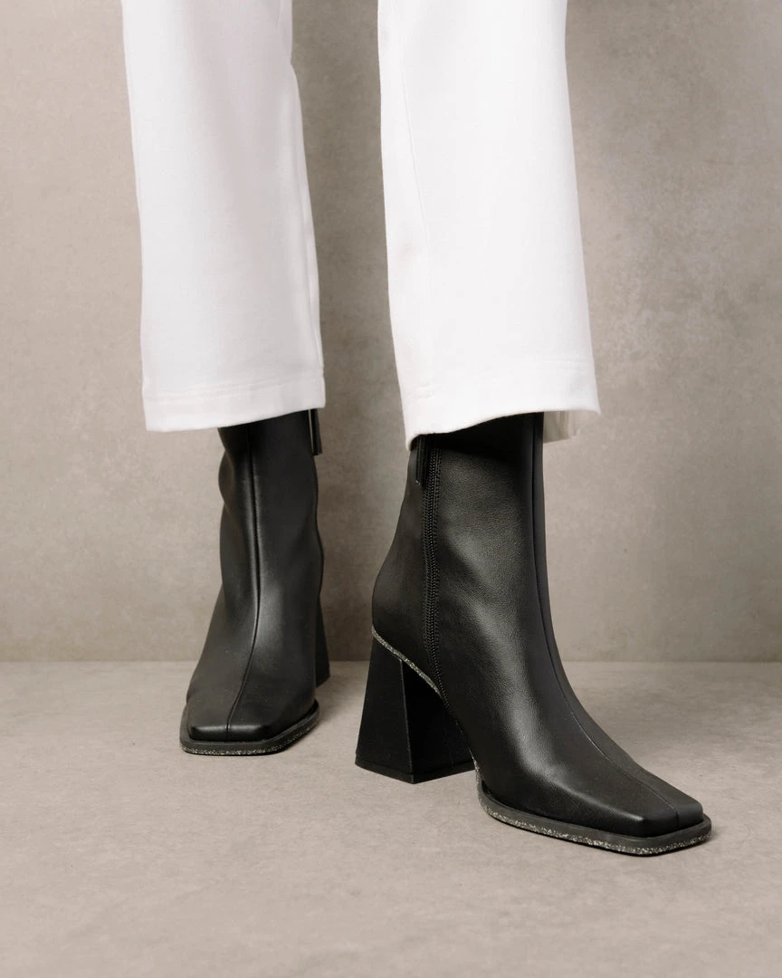 ALOHAS South Corn Black Shoes 8 ALOHAS South Corn Black Shoes