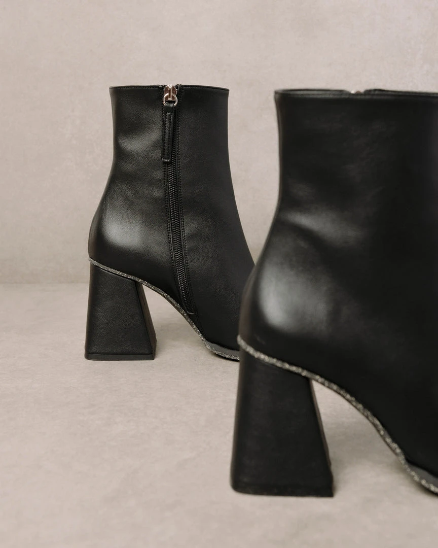 ALOHAS South Corn Black Shoes 11 ALOHAS South Corn Black Shoes