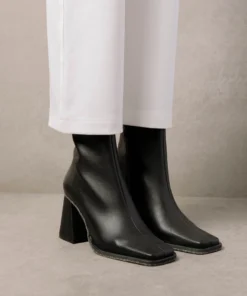 ALOHAS South Corn Black Shoes