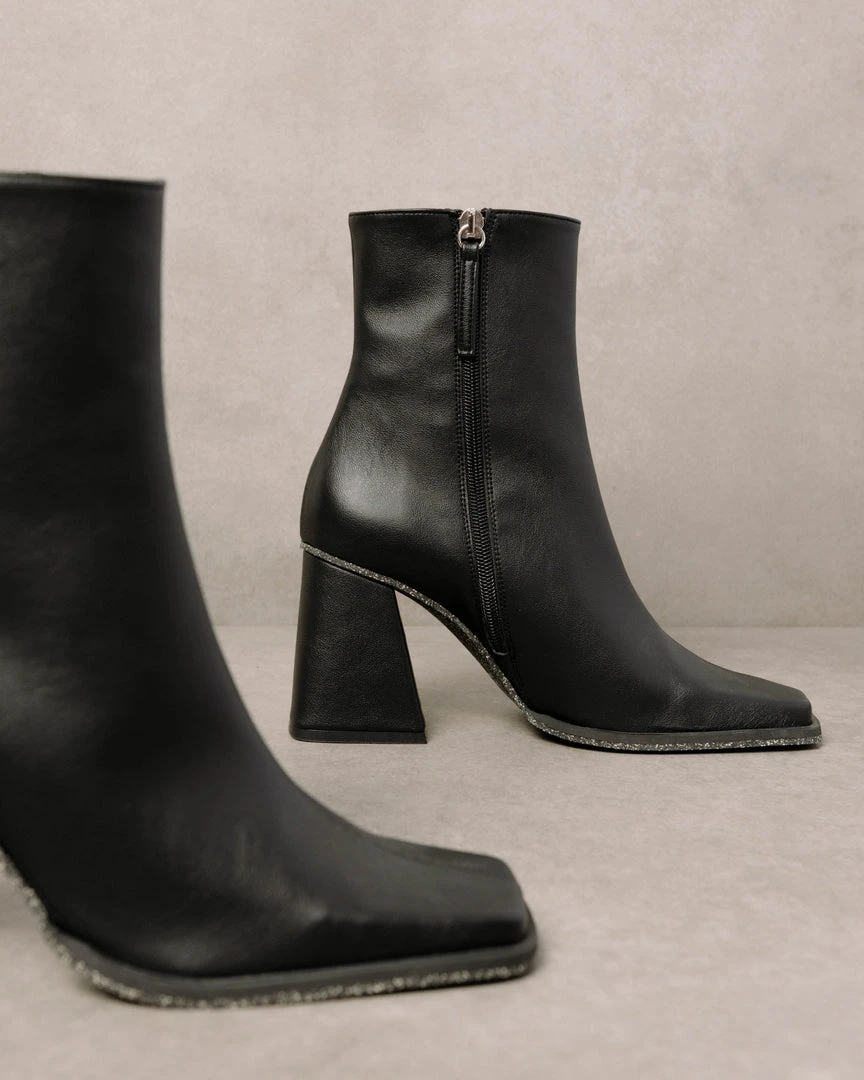 ALOHAS South Corn Black Shoes 10 ALOHAS South Corn Black Shoes