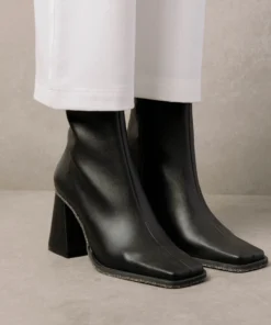 ALOHAS South Corn Black Shoes 13 ALOHAS South Corn Black Shoes